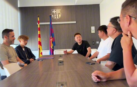 乐鱼体育官网-现场视频！董路晒李昊炎签约巴萨拉玛西亚 成拉玛西亚中国第一人